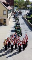 Festumzug, Buttenlauf und Musik: Dettelbach feiert die 