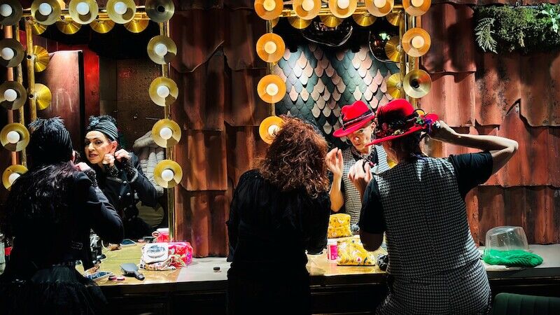 vkb-vicky-kristina-barcelona-crooked-little-heart-tour-2026-songs-von-tom-waits