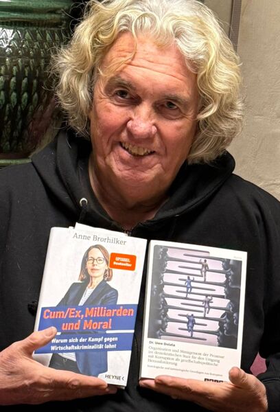 lobbyismus-versus-korruption-konzertante-lesung-von-und-mit-uwe-dolata