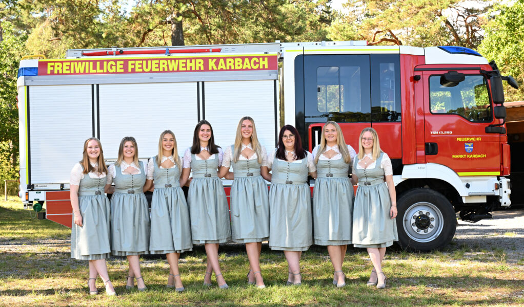 traditioneller-festtag-zu-150-jahrigen-jubilaum-der-feuerwehr-karbach