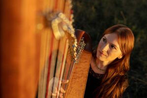 Maria Nikola - die Klangwelten der keltischen Harfe