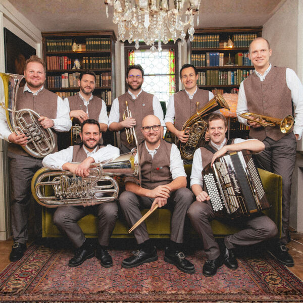 die-kleine-egerlander-besetzung-das-original-unverstarkt-hautnah