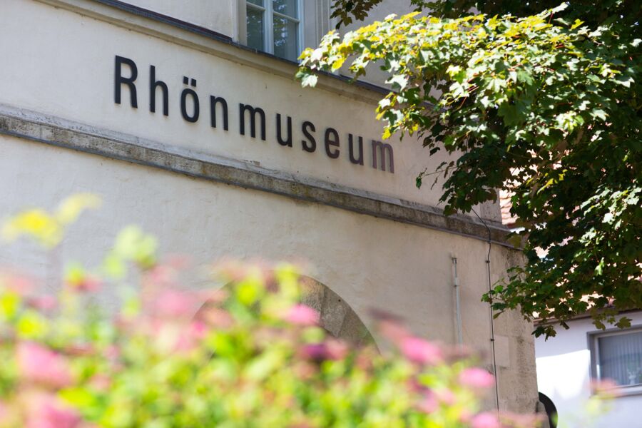 offentliche-fuhrung-rhonschaf-rhonrad-und-co-das-rhonmuseum-gemeinsam-entdecken