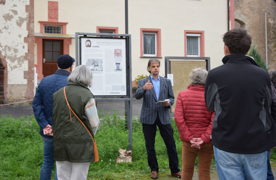 fuhrungen-das-unterzeller-kloster-eine-fuhrung-zur-geschichte-und-kultur-eines-bedeutenden-frauenklosters