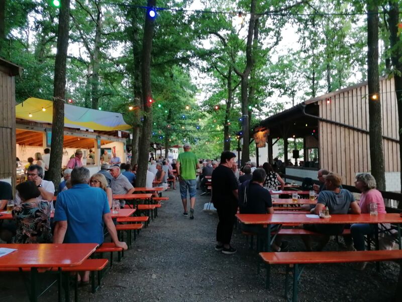 feiern-um-zu-helfen-waldfest-der-eigenheimer-schraudenbach