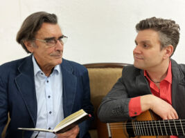 Frühlings-Erwachen. Ein Potpourri mit Schmetterlingen im Bauch, dargeboten von Ingo Klünder (Rezitation) und Oliver Thedieck (Gitarre)