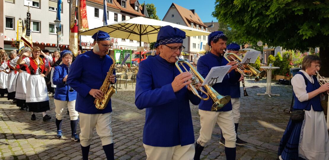 kirchweih-und-heimatfest-mit-herz
