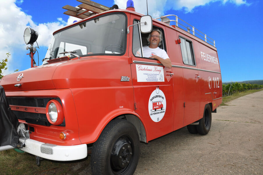 rundtour-mit-dem-feuerwehr-oldtimer
