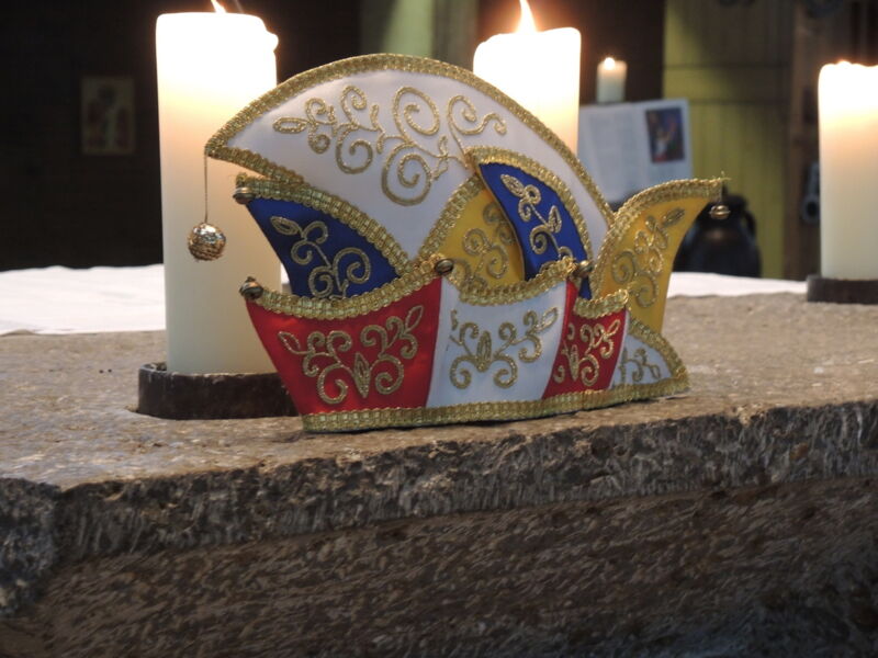 die-kanzel-wird-zur-butt-faschingstreiben-in-der-stadtkirche-schweinfurt