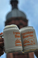 Ein Prosit auf Gott und das Bier