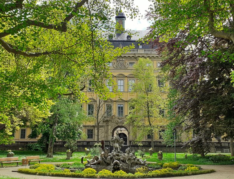 stadtverfuhrung-caritas-klerus-und-kredite