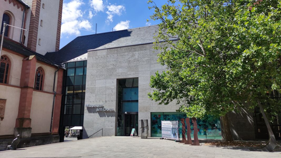 madsonntag-grenzgebiete-von-wahrheit-und-luge