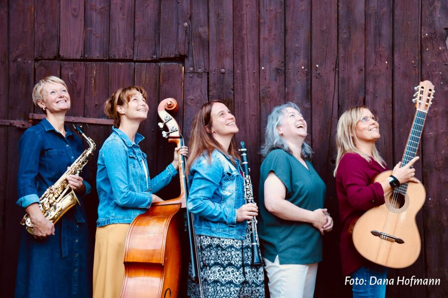 scharadwanzen-walzer-tango-polka-flow-ganz-in-der-musik