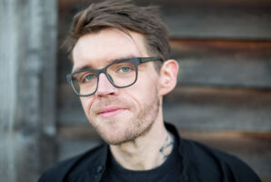 Jupiter Jones Sänger Nicholas Müller live im Podcast-Konzert