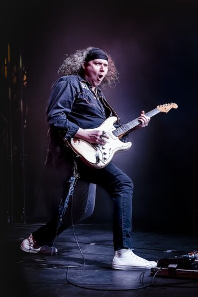 julian-sas-miles-and-memories-tour