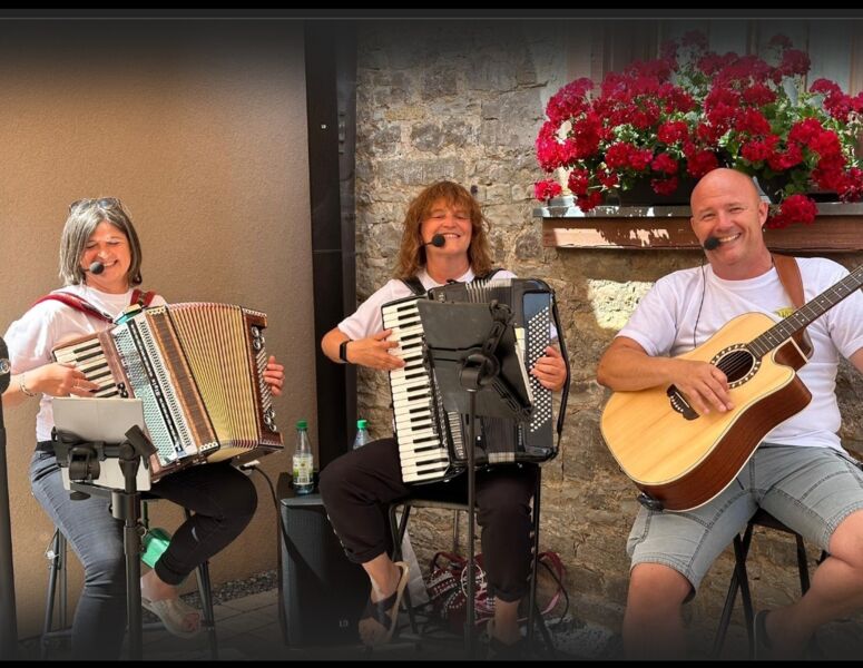 2-konzert-am-pavillon-mit-3-klang-schlager-schmonzetten-wirtshausmusik-aus-franken-und-der-welt-zum-mitsingen