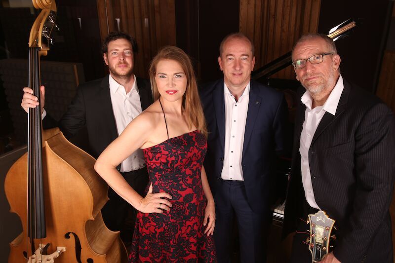 viva-valente-a-swingin-tribute-to-caterina-valente