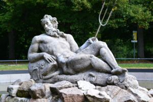 Schlossparkführung auf dem Schwanberg immer am 3. Sonntag im Monat - im Anschluss um 15.30 Uhr Konzert auf der Kirchentreppe
